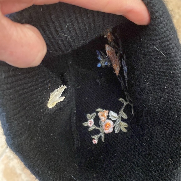 🌹 Embroidered Beenie Womens Rose colorful black warm soft Fall winter OS - Picture 4 of 6